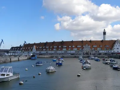 Port de Plaisance de Calais, marina in Calais, France — photo 2