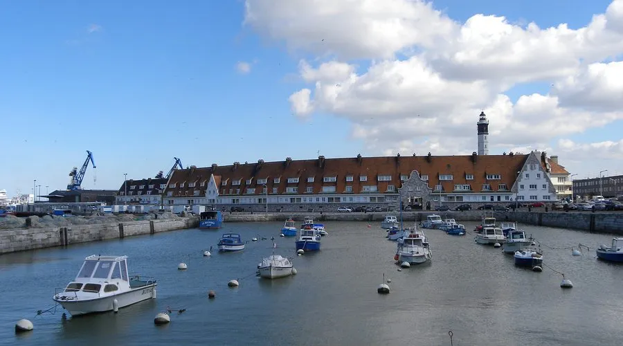 Port de Plaisance de Calais, marina in Calais, France — photo 2