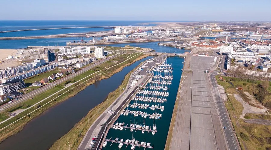Port de Plaisance de Calais, marina in Calais, France — photo 3