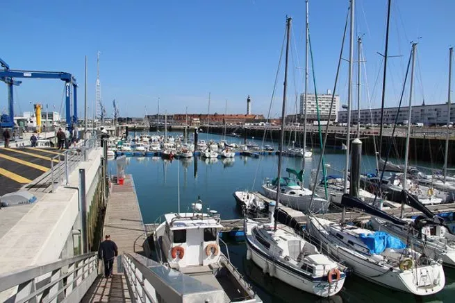 Port de Plaisance de Calais, marina in Calais, France — photo 6