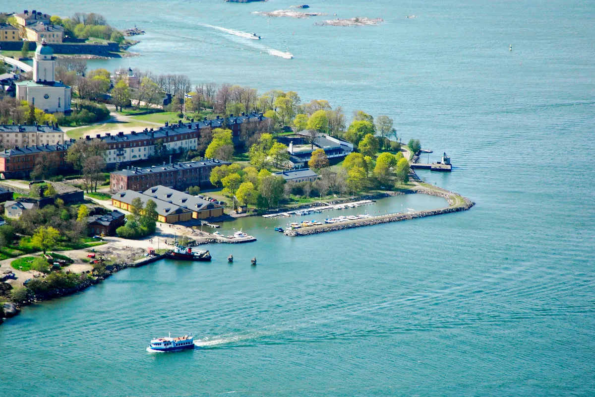 Suomenlinnan Pursiseuran (SuPs) satama Marina in Helsinki, Finland — photo 4