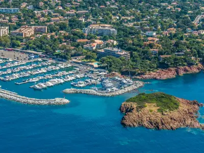 Port de Santa-Lucia, marina in Saint-Raphaël, France — photo 2