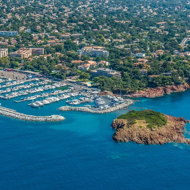 Port de Santa-Lucia, marina in Saint-Raphaël, France — photo 2