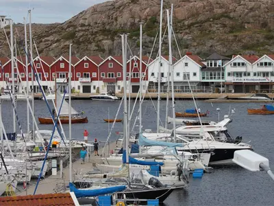 Hasselösunds gästhamn, marina in Kungshamn, Sweden — photo 2