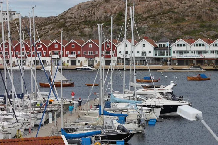 Hasselösunds gästhamn, marina in Kungshamn, Sweden — photo 2