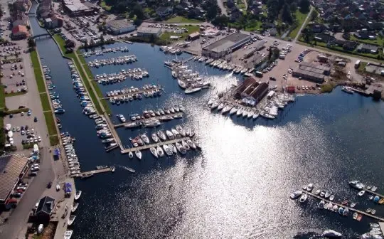 Henåns gästhamn, marina in Henån, Sweden