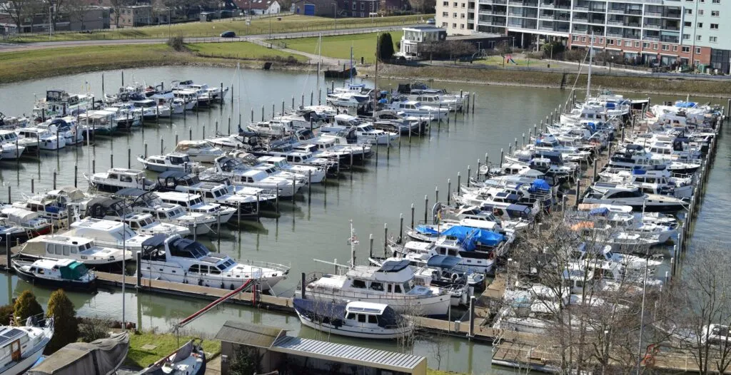 WSV IJsselmonde, marina in Rotterdam, Netherlands