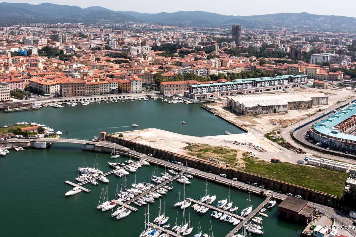 Yachting Club Magazzini, marina in Portoferraio, Italy — photo 2