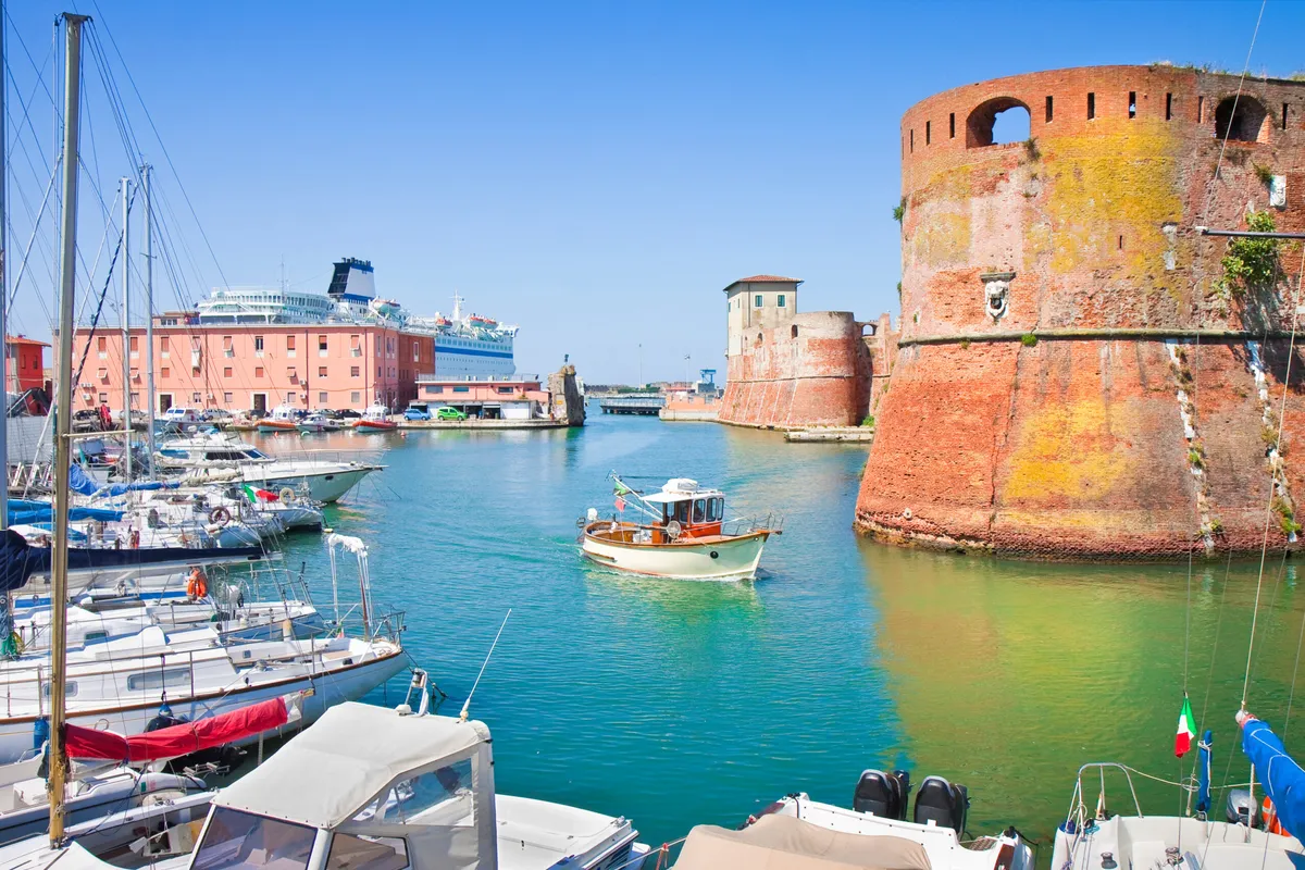 Livorno Port, marina in Livorno, Italy — photo 4