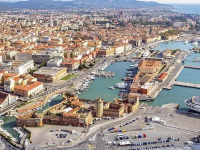 Livorno Port, marina in Livorno, Italy — photo 3
