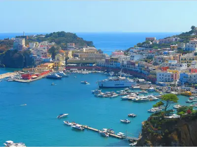 Porto di Ponza, marina in Ponza, Italy — photo 2