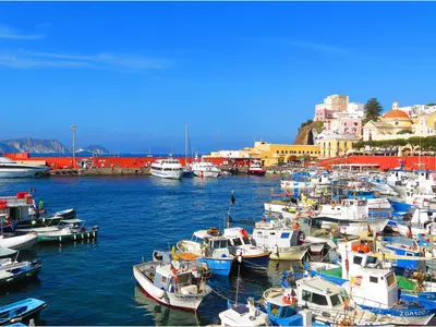 Porto di Ponza, marina in Ponza, Italy — photo 3