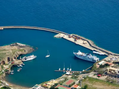 Ventotene Cala Rosano Harbour, marina in Ventotene, Italy — photo 2