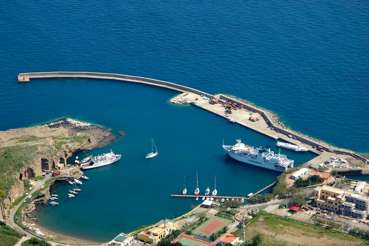 Ventotene Cala Rosano Harbour, marina in Ventotene, Italy — photo 2