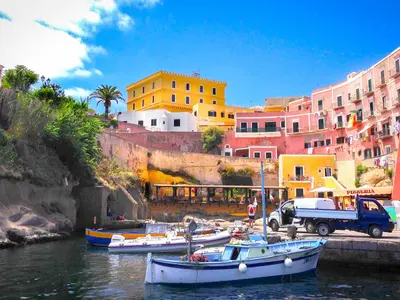 Ventotene Porto Vecchio Harbour, marina in Ventotene, Italy — photo 3