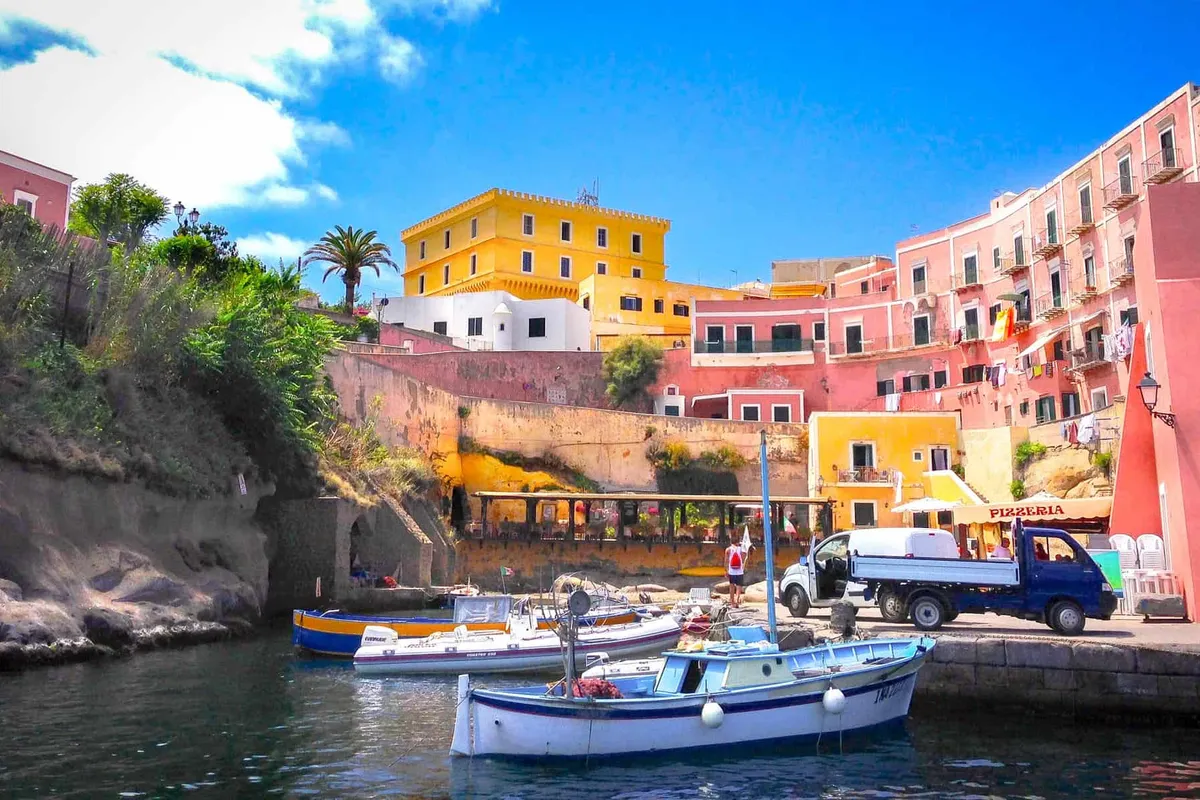 Ventotene Porto Vecchio Harbour, marina in Ventotene, Italy — photo 3