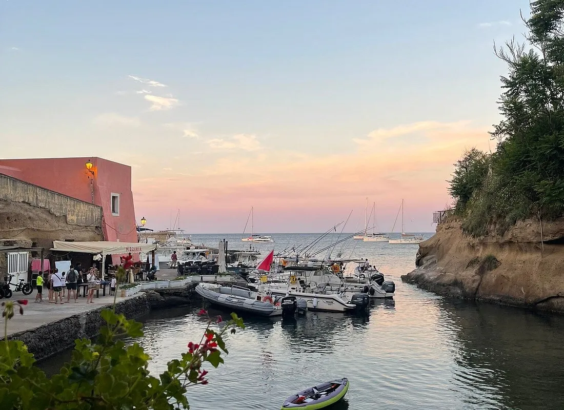 Ventotene Porto Vecchio Harbour, marina in Ventotene, Italy — photo 5