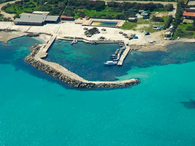 Ancora Yacht Club Small Harbour