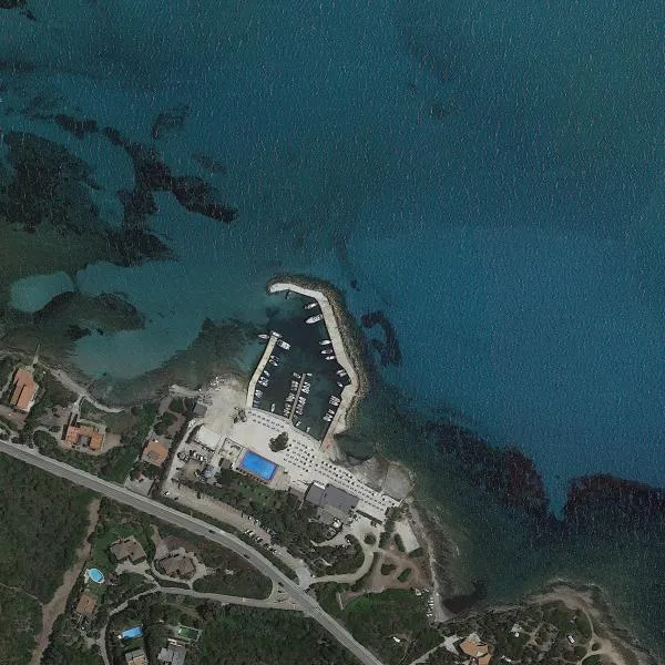 Ancora Yacht Club Small Harbour, marina in Isthintini/Stintino, Italy — photo 3