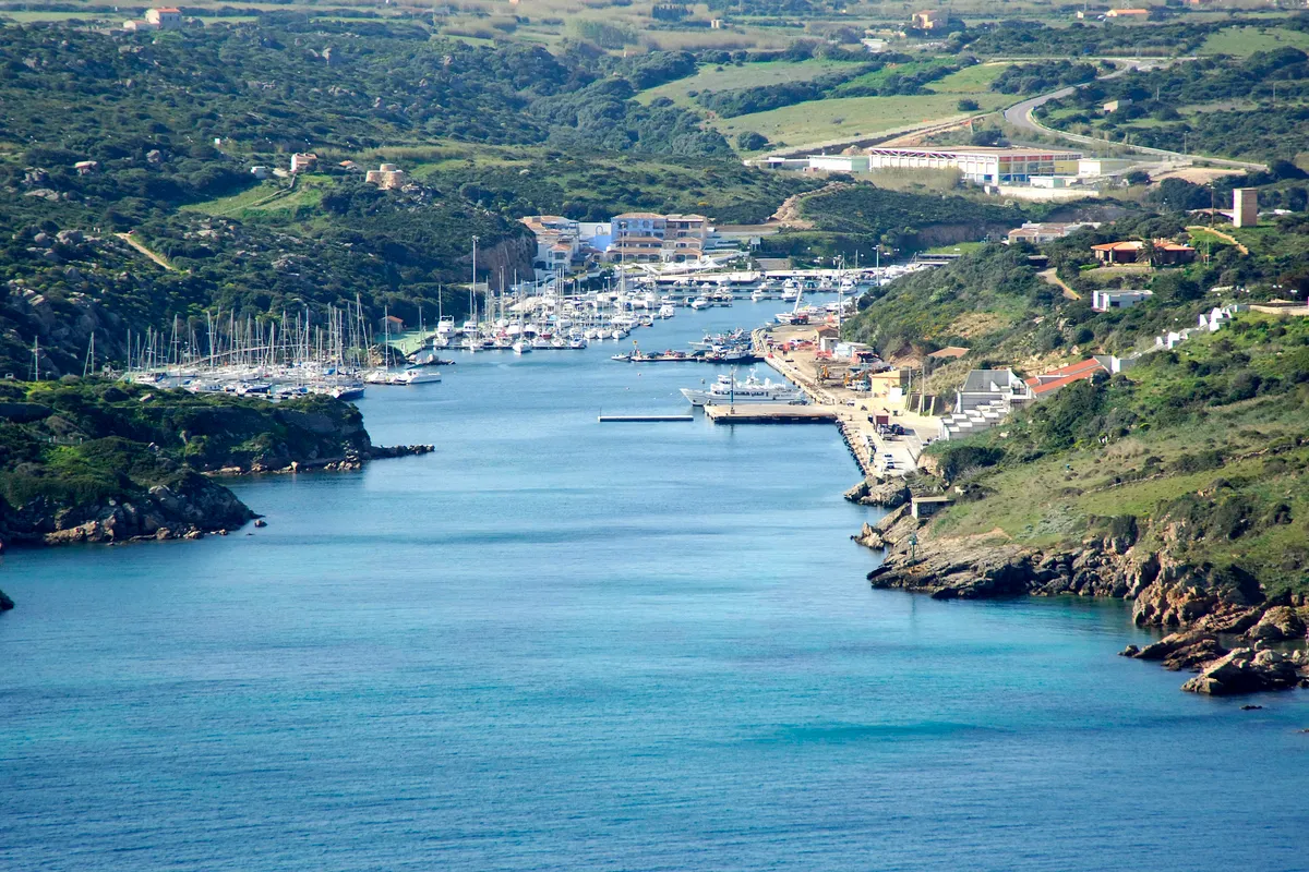 Santa Teresa di Gallura Harbour, marina in Lungòni/Santa Teresa Gallura, Italy — photo 9