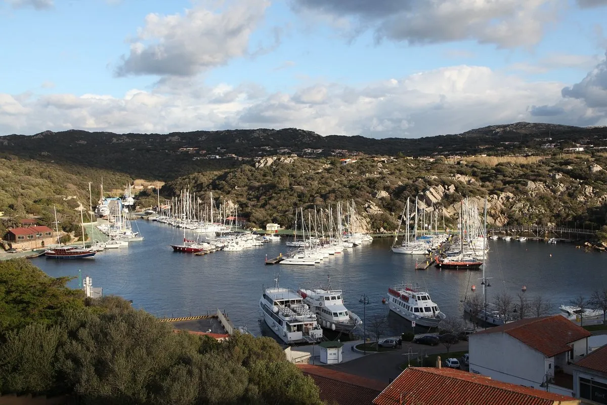 Santa Teresa di Gallura Harbour, marina in Lungòni/Santa Teresa Gallura, Italy — photo 7