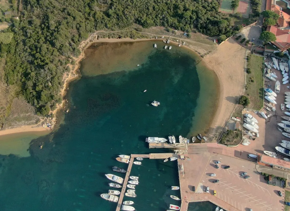 Cala Bitta Small Harbour, marina in Baja Sardinia, Italy — photo 5