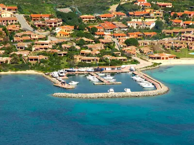 Baia Caddinas Small Marina