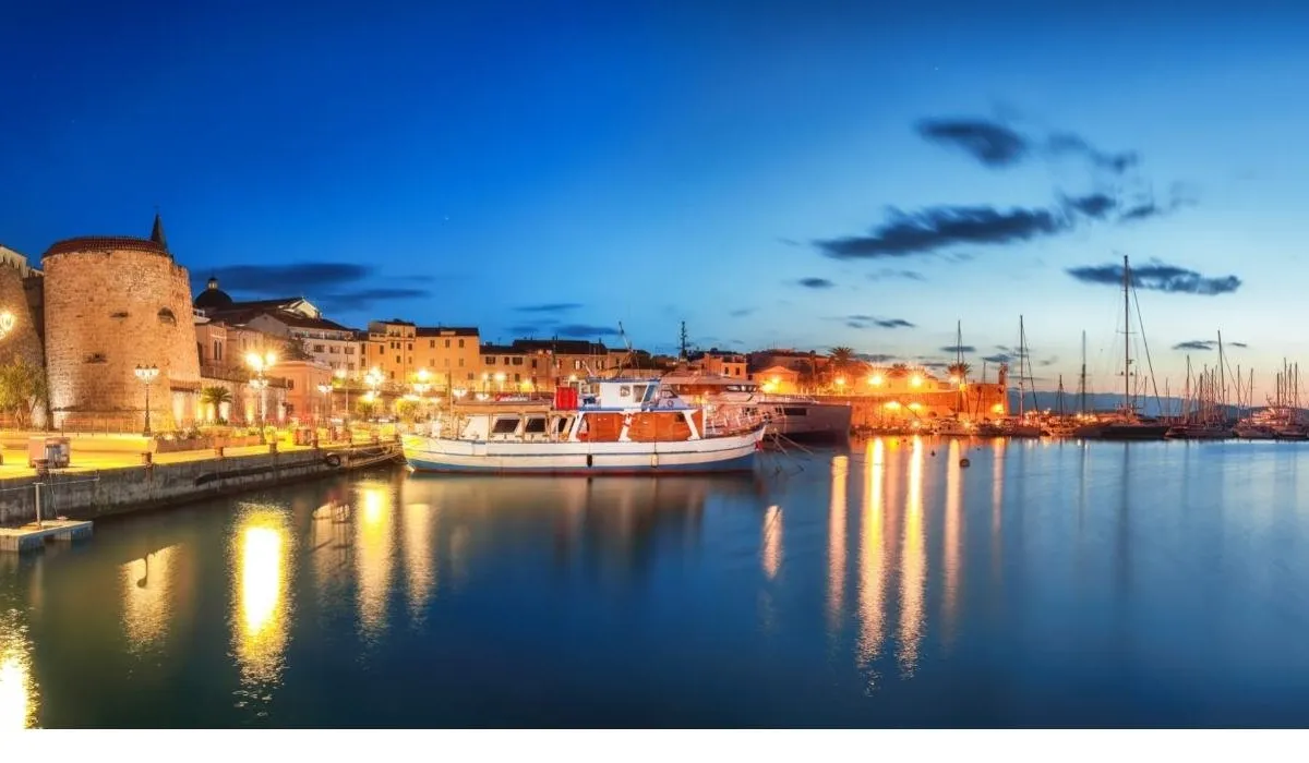 Alghero Town Quay, marina in Alghero, Italy — photo 2