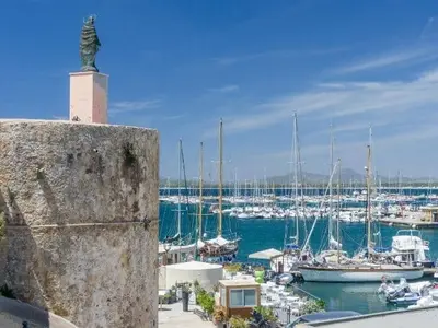 Alghero Town Quay, marina in Alghero, Italy — photo 3