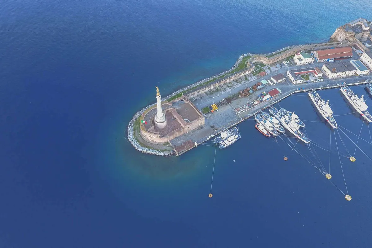 Porto di Levante, marina in Lipari, Italy — photo 4
