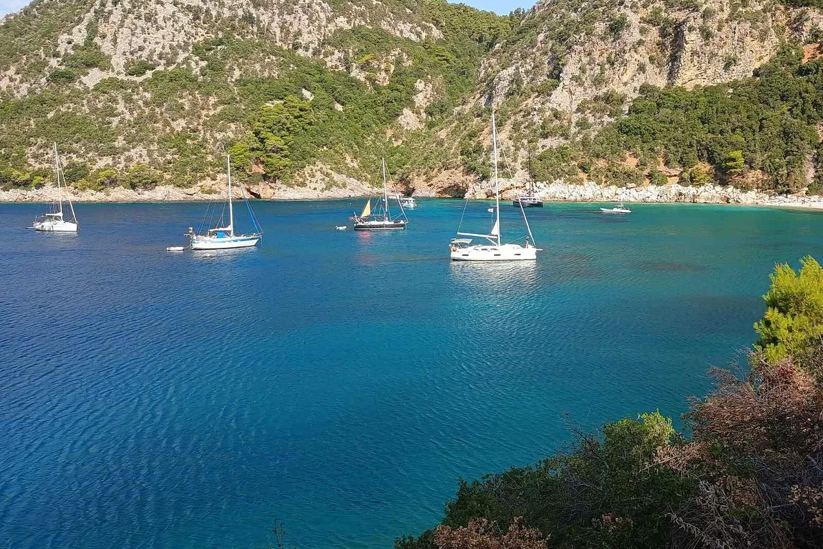 Limnonari Bay in Αλικιάς, Greece — photo 2