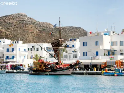 Karatzas Bay in Chora, Greece — photo 5