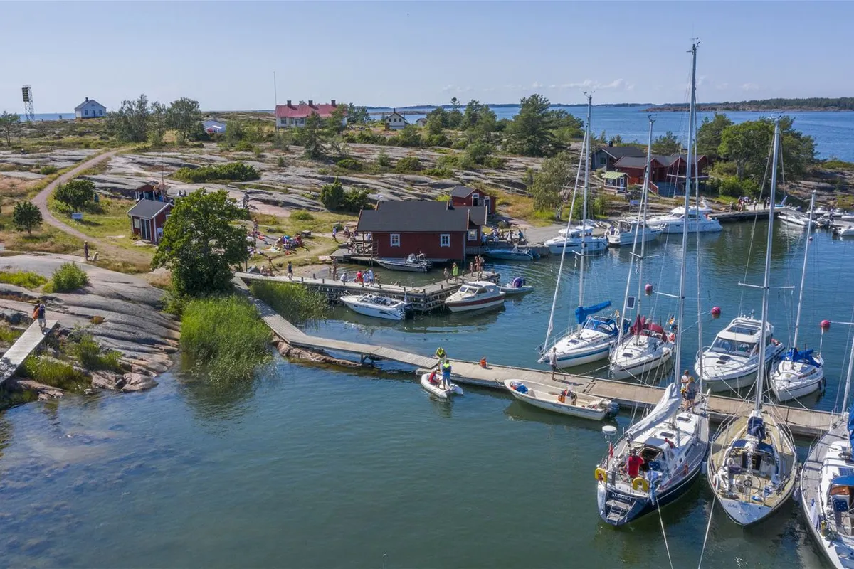 Rödhamn, marina in Lemland, Finland