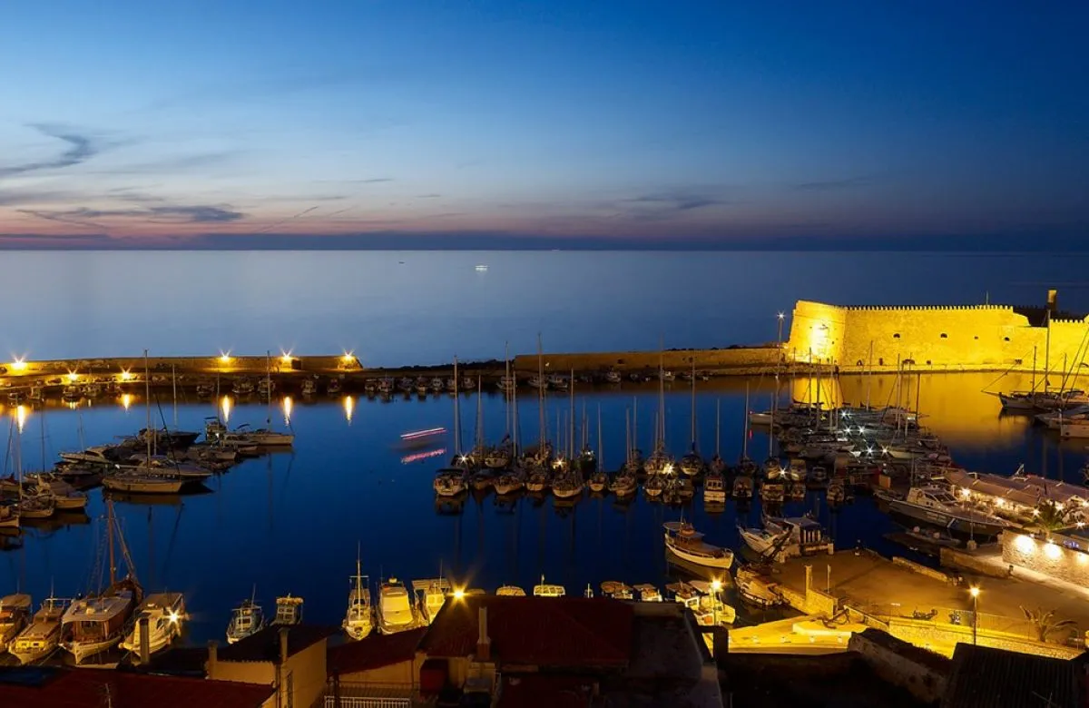 Venetian Harbour, marina in Heraklion Municipal Unit, Greece — photo 3