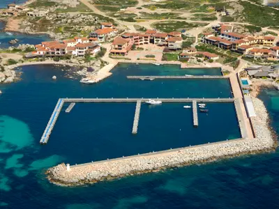 Porto di Cavallo, marina in Bonifacio / Bunifaziu, France — photo 3