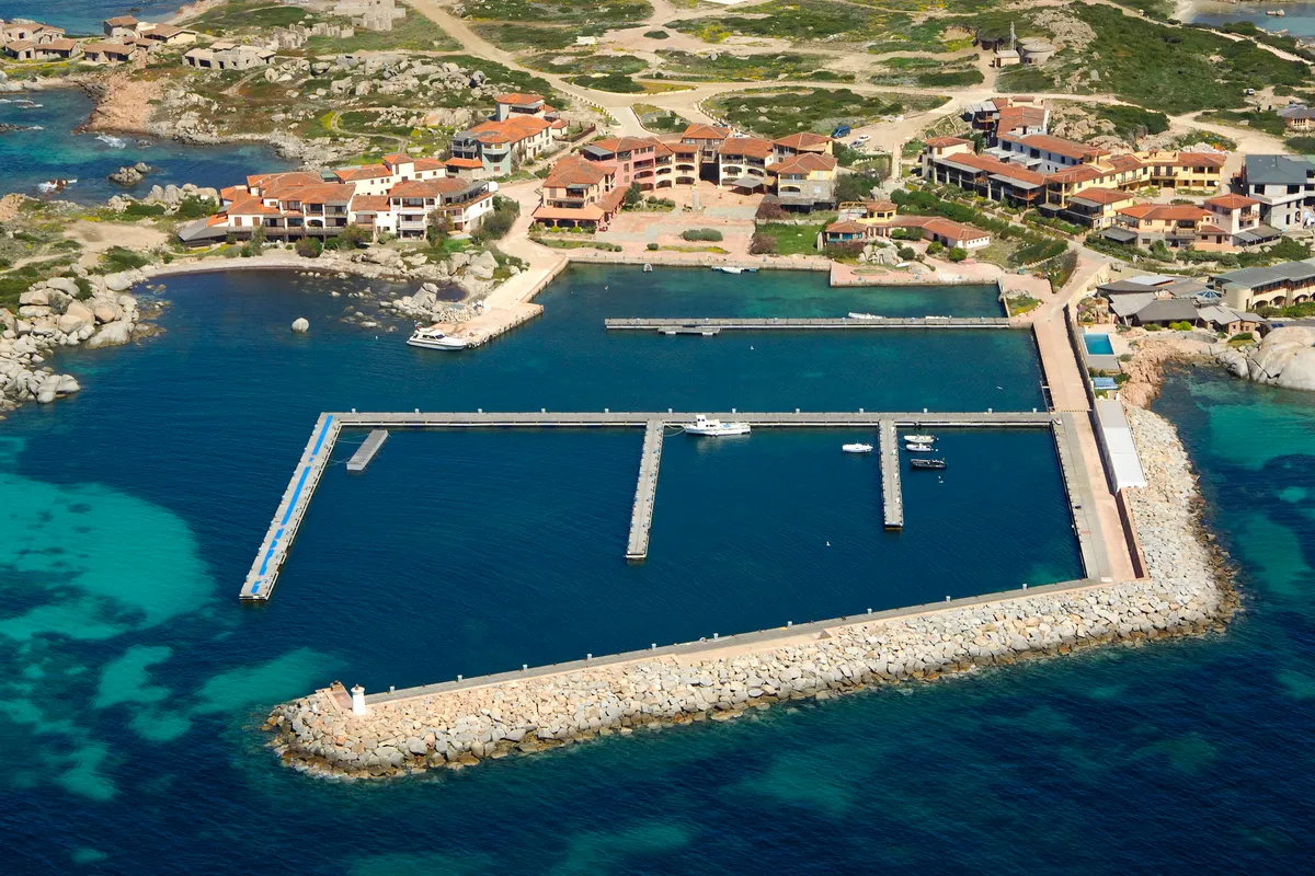 Porto di Cavallo, marina in Bonifacio / Bunifaziu, France — photo 3