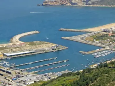 Porto de Pesca da Nazaré, marina in Nazaré, Portugal — photo 2