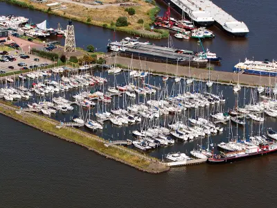 Gemeente De Fryske Marren Binnenhaven Lemmer, marina in Lemmer, Netherlands — photo 2