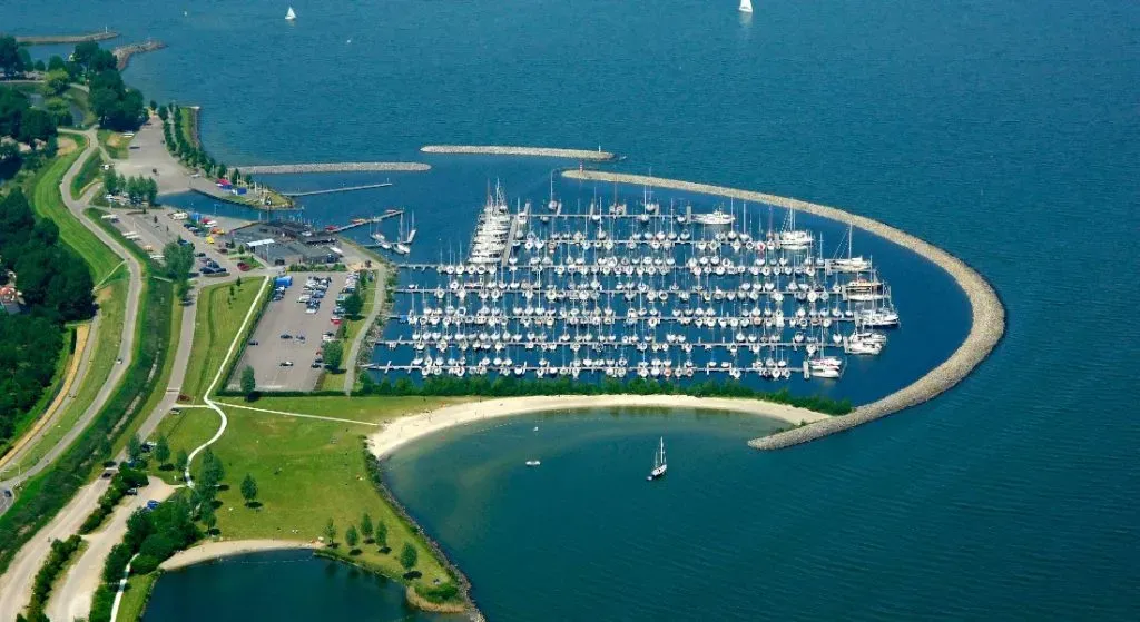 Oosterhaven, marina in Medemblik, Netherlands — photo 8