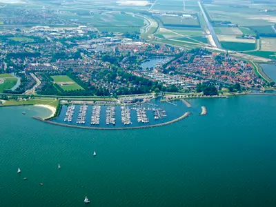 Oosterhaven, marina in Medemblik, Netherlands — photo 2