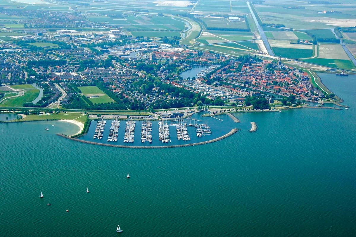 Oosterhaven, marina in Medemblik, Netherlands — photo 2