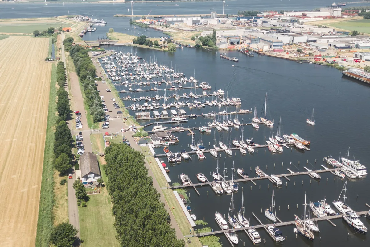 Jachthaven Waterkant, marina in Dinteloord, Netherlands — photo 4