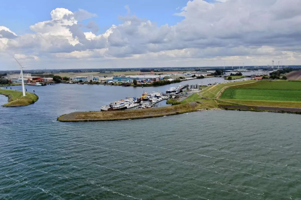 Jachthaven Waterkant, marina in Dinteloord, Netherlands — photo 2