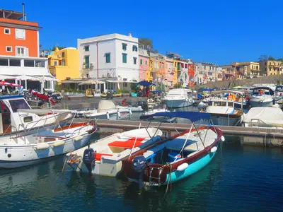 Chiaiolella Marina in Procida, Italy — photo 3