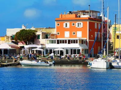 Chiaiolella Marina in Procida, Italy — photo 5