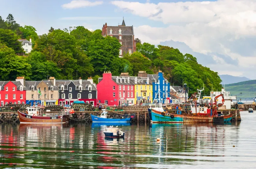 Tobermory Harbour, marina in Tobermory, United Kingdom — photo 2