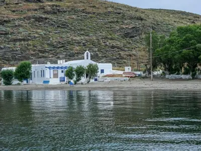 Agia Irini Bay, anchorage in Loutra, Greece — photo 2