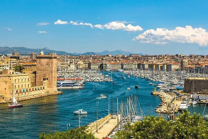 port vieux, marina in La Ciotat, France — photo 7