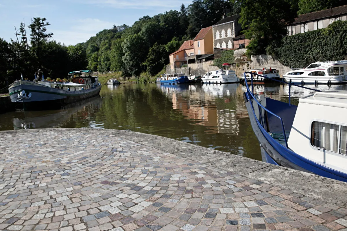 Port de Plaisance de Corbigny, marina in Corbigny, France