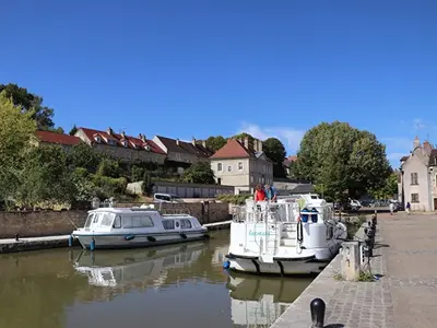 Port de Plaisance de Corbigny, marina in Corbigny, France — photo 2